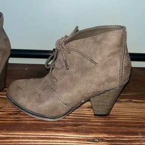 MIA size 6.5 great condition. Super cute